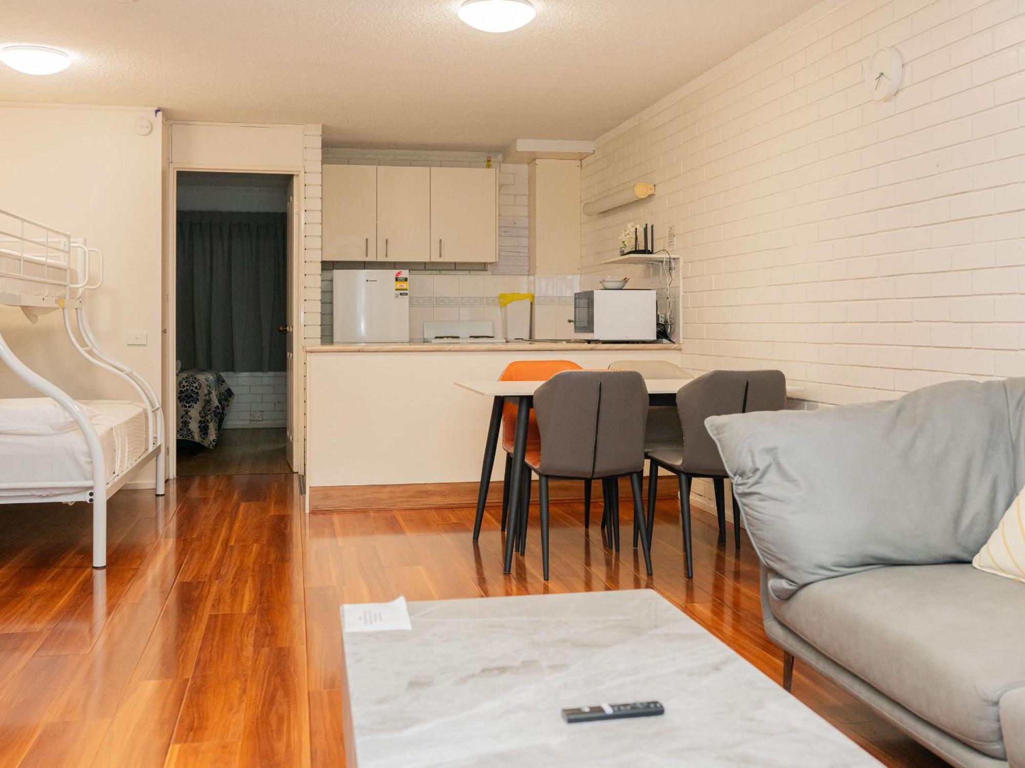 Trickett Gardens Aparthotel 3*